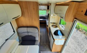 auto-roller-746-interior